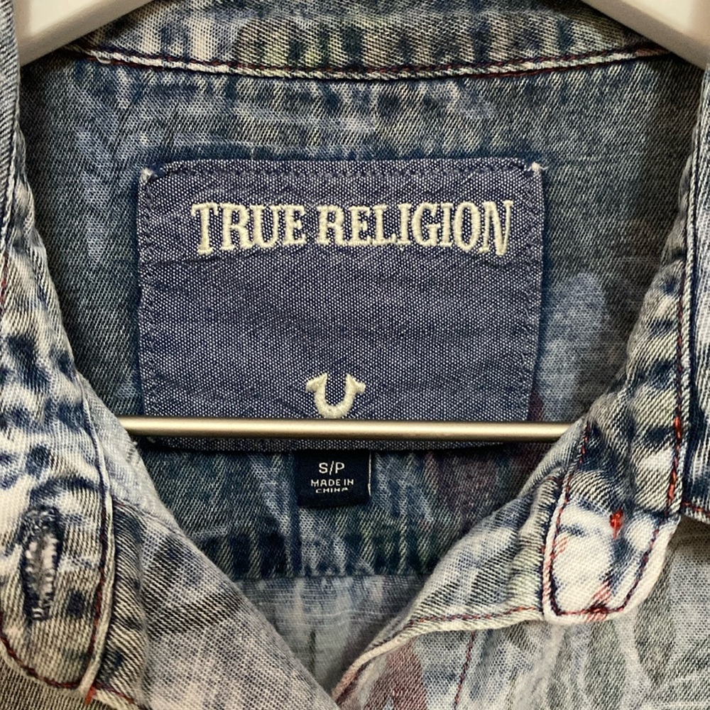 True Religion Women’s Boxy Step Hem Top Muted Floral. Size Small - Picture 4 of 10